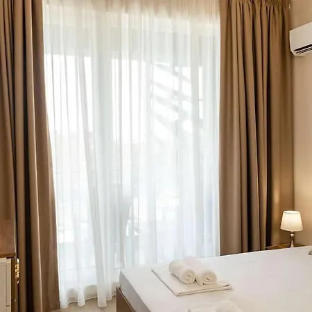 Modern With Balcony In C-max Center By Flat Manаger Апартаменти Варна