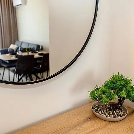 Modern With Balcony In C-max Center By Flat Manаger Апартаменти *